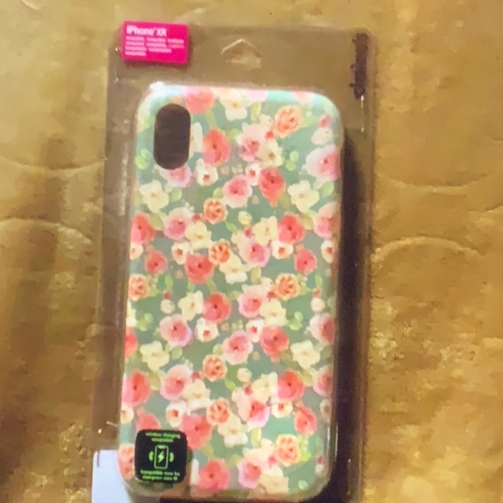Claire’s iPhone XR Case NIP